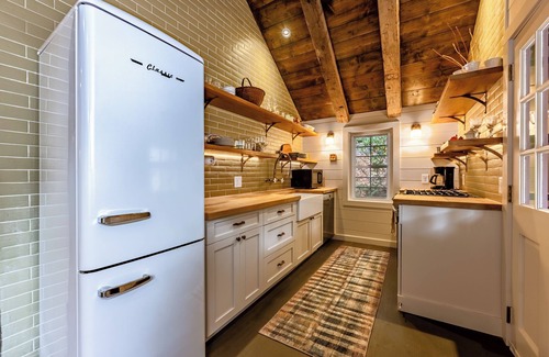 Glenville Cabin | Enchanting Mountain Cabins with Private Hot Tub & Fireplace