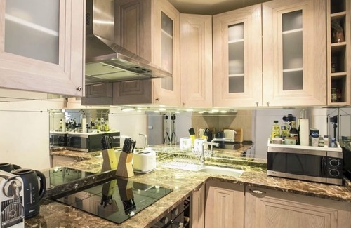 Auteuil Apartment | Enchanting nest in Paris -your home away from home