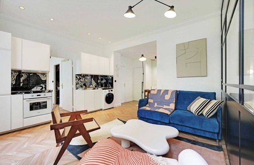 Notre-Dame-des-Champs Apartment | Enchanting Parisian Getaway On Rue Du Cherche Midi