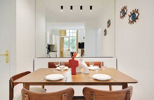 Notre-Dame-des-Champs Apartment | Enchanting Parisian Getaway On Rue Du Cherche Midi