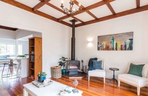 Remuera House | Enchanting prime Remuera, Auckland address, 3br home with private garden & pool