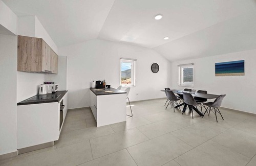 Cres Apartment | Enchanting Summer Apartment with Sea View