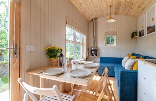 Ballater House | ★ Enchanting tiny house with wood burner and hot tub ★