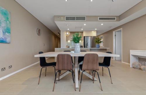 Darwin City Centre Apartment | Enchanting Waterfront Lagoon Views & Restaurants