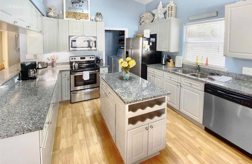 Sugarwood Beach House | Enclosed Private Heated Pool - 4 Bikes - Updated Home - `Endless Summer`