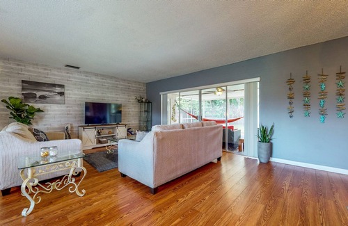 Survey Creek House | Enclosed Yard, Covered Porch, & Foosball - Dogs ok
