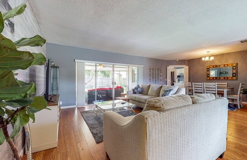 Survey Creek House | Enclosed Yard, Covered Porch, & Foosball - Dogs ok