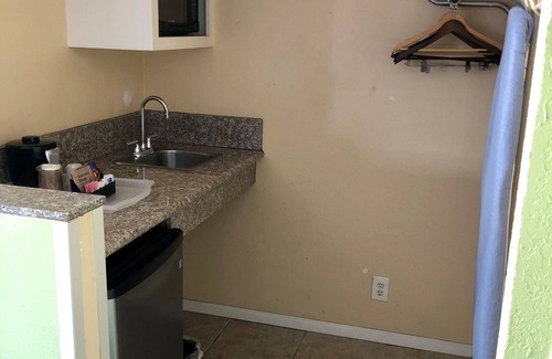Culver - West Hotel | Encore Motel Near Marina Del Rey, Culver City & Venice