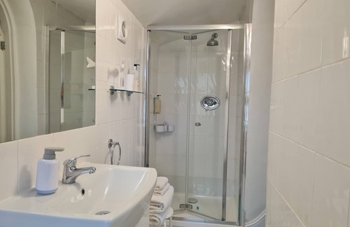 Cowes Bed & Breakfast | Endeavour House