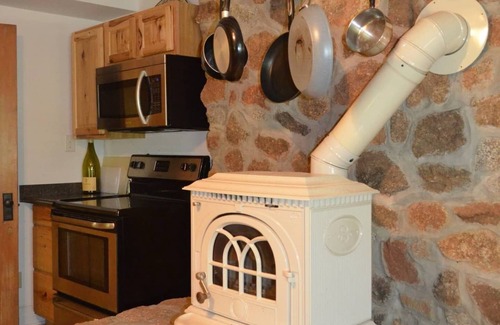 Charlottesville Apartment | Enderly - c1859 - English Basement Apartment