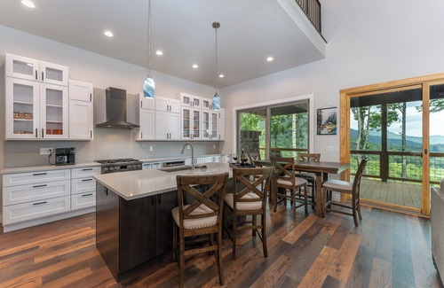 Ogle Meadows Cabin | Endless View Lodge! Hot Tub+Fireplaces, Grill, WiFi, Hiking, Fishing, Swimming!