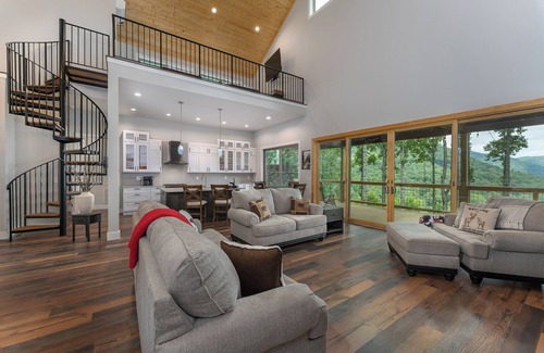 Ogle Meadows Cabin | Endless View Lodge! Hot Tub+Fireplaces, Grill, WiFi, Hiking, Fishing, Swimming!