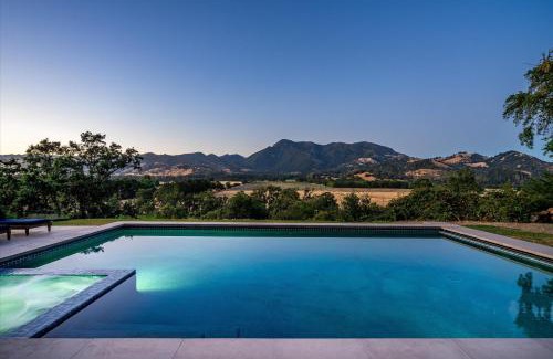 Calistoga House | Endless Views, Outdoor Kitchen And Pool-Hot Tub!