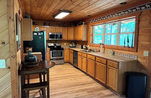 Sautee Nacoochee Cabin | Endless Views Cabin, Tucked away In the Woods