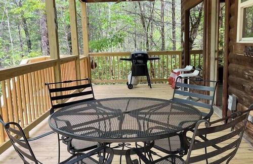 Sautee Nacoochee Cabin | Endless Views Cabin, Tucked away In the Woods