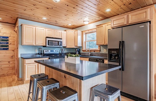 Rumford Center Cottage | English Woods Cottage - Secluded 3 bedroom cottage located in the English Woods!