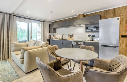 North Stoke Ski Chalet | Enjoy a break in the Mill Pond Premier Lodge.