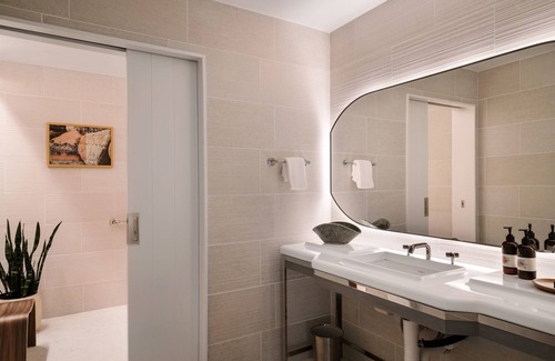 Congress Avenue Historic District Hotel | Enjoy a Hassle-free Stay! 2 Relaxing Units, Outdoor Pool, Pet Stays Free!