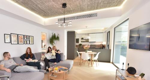 Jibert Apartment | Enjoy a premium downtown apartment in a BRAND-NEW ART DECO BUILDING! Free parking!