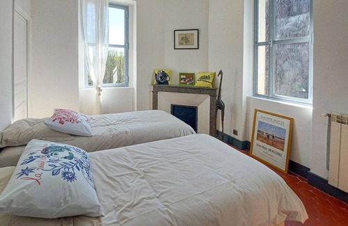 Cannes-et-Clairan House | Enjoy a relaxing vacation in this appealing vacation home.