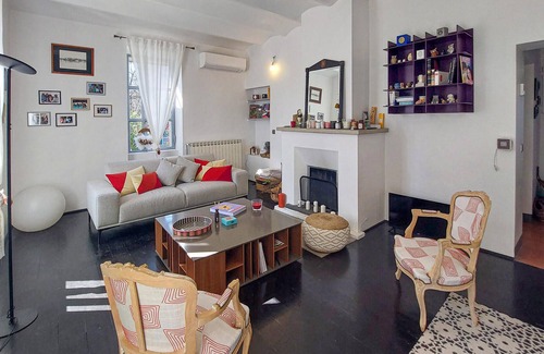 Cannes-et-Clairan House | Enjoy a relaxing vacation in this appealing vacation home.