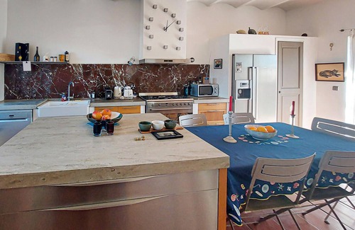 Cannes-et-Clairan House | Enjoy a relaxing vacation in this appealing vacation home.