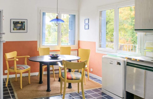 Quinson House | Enjoy a wonderful vacation in this inviting vacation home with pool in a fantastic location close to