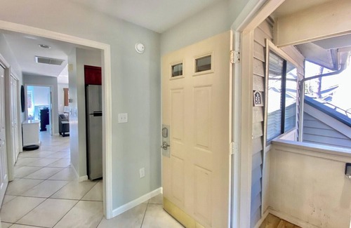 Arcadian Shores Villa | ENJOY BEACH, POOL, & EVENINGS BY THE LAKE IN KINGSTON RESORT! 141-5E RICHMOND PK