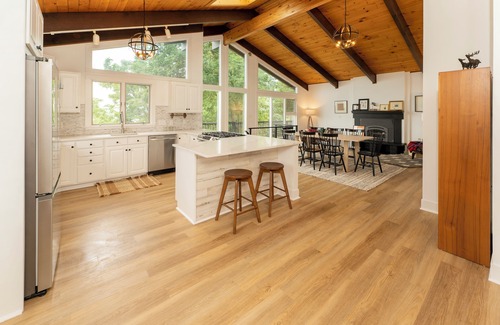 Canandaigua House | Enjoy Cabin Vibes & Lake Views, Close to Town, Lake & FLX Activities; EV Charger