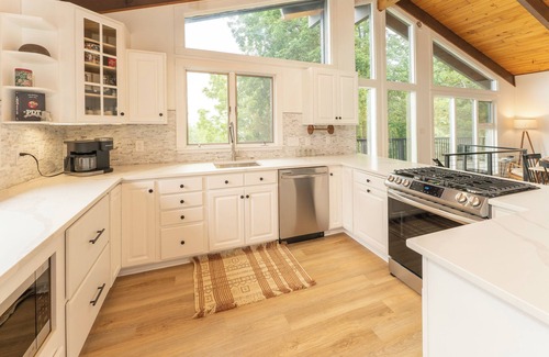 Canandaigua House | Enjoy Cabin Vibes & Lake Views, Close to Town, Lake & FLX Activities; EV Charger