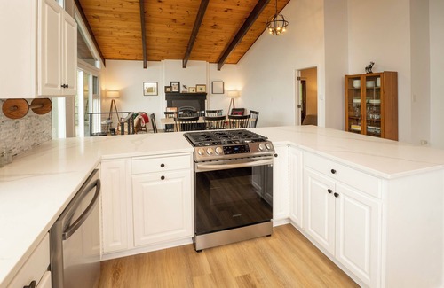 Canandaigua House | Enjoy Cabin Vibes & Lake Views, Close to Town, Lake & FLX Activities; EV Charger