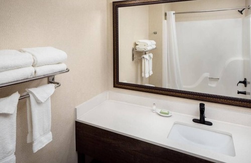 Galena Hotel | Enjoy Irish-Inspired Comfort at Cozy Room in Galena