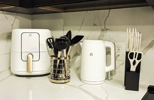 Midtown Apartment | Enjoy luxury and comfort in our stylish 1-bedroom,