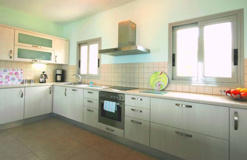 Skala Villa | Enjoy privacy & peace at Villa Ambelonas and stunning infinity sea views