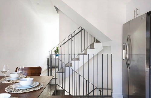 Downtown Los Angeles House | Enjoy Stylish 4BR Townhouse | Sleeps 8 + WiFi