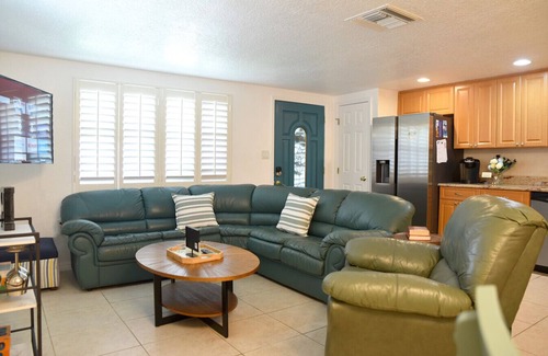 Port Richey House | Enjoy Sunset with Dolphin & Manatee