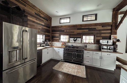 Kent House | Enjoy the ambiance of the Spirit Horse Farm just 1 mile from the town of Kent CT