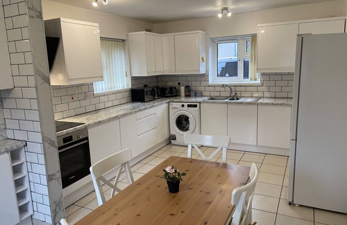 North End House | Enjoy the comfort of this house