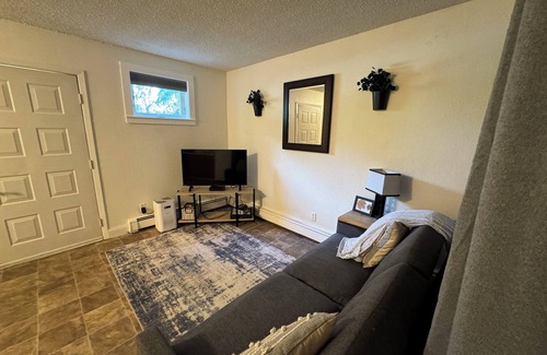 College Apartment | Enjoy the coziness of the Ravens Roost in the heart of Fairbanks!
