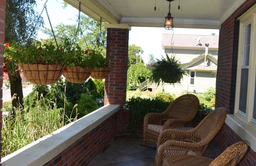 New Buffalo House | Enjoy the fall colors in Harbor Country. Great location in the heart New Buffalo