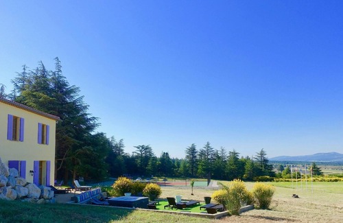 Ferrassieres Apartment | Enjoy the peace and quiet of Provence