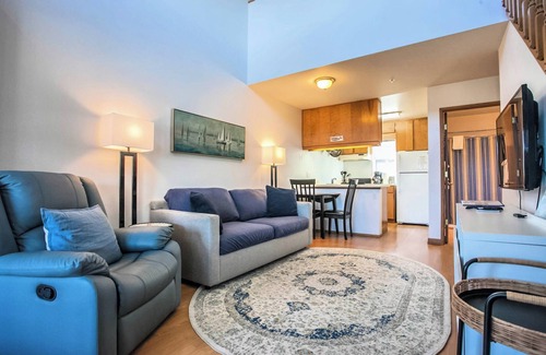 Hood River Condo | Enjoy the View - 2 Bedrooms, 2 Bathrooms - Upstairs Condo Blocks from Downtown
