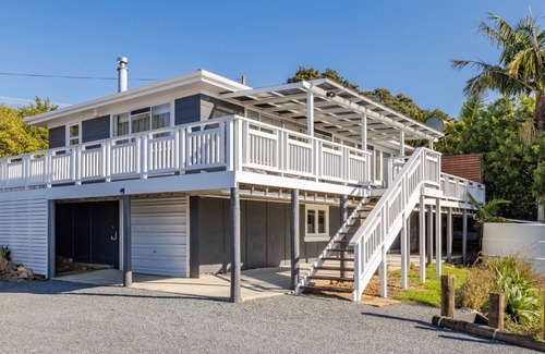 Kerikeri House | Enjoy the View - Kerikeri Holiday Home