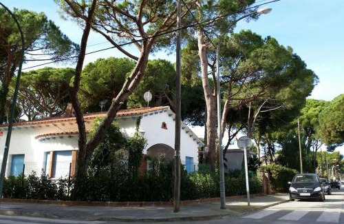 Castelldefels House | Enjoy your holidays 300m to the Mediterranean sea at Villa DIVALI