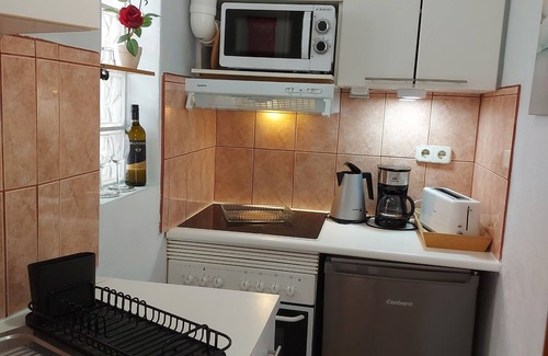 Tarajalillo House | Enjoy your Privacy in this Studio type Holiday Home in Bahía Feliz with Terrace