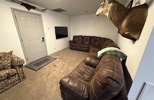 Beaver Condo | Enjoyable 2-bedroom condo with AC/Heat in charming Downtown Beaver