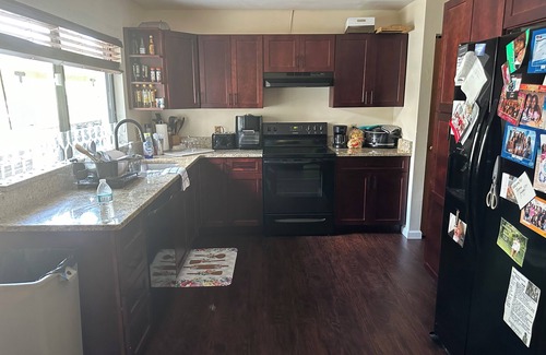 Plant City House | Enjoyable 3-bedroom house with wetbar and pool.