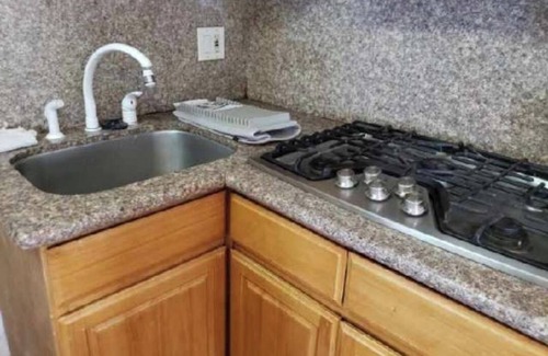 Berkeley Hills Apartment | Enjoyable an one bedroom unit with portable AC in the heart of North Berkeley