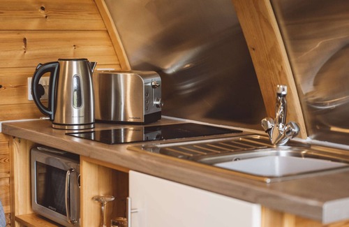 Brecon Cabin | Ensuite Cabin with Stunning Brecon Beacons Views