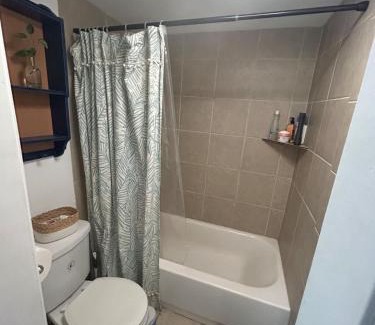 Tarrytown House | Ensuite Private Room